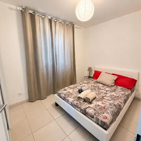 2bedrooms, تيول سور مير