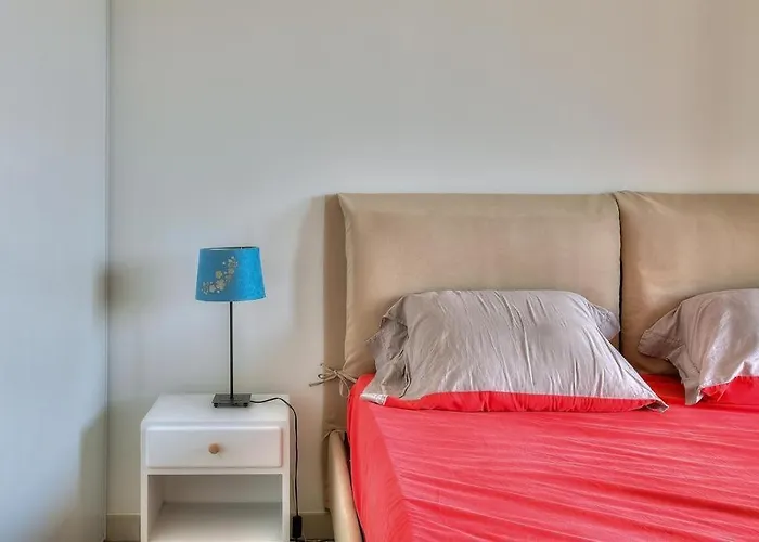 2bedrooms, *